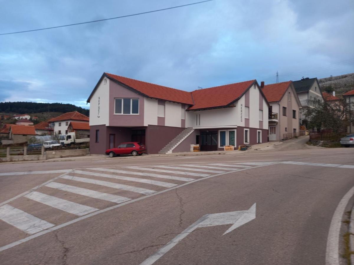 Apartmani Herceg Gacko Eksteriør billede